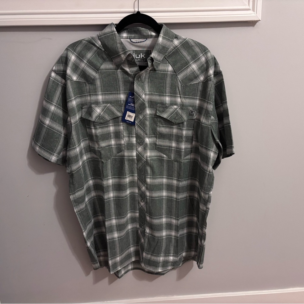 Huk Diamond Back Current Plaid Short-Sleeve Shirt for Men